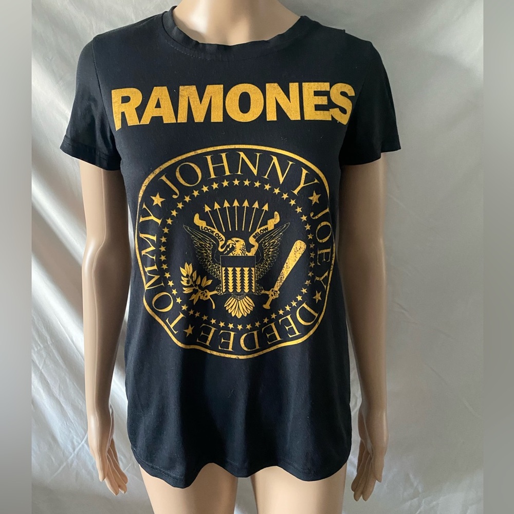 Women’s Ramones Shirt (Rare find)